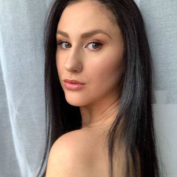 Meet your Posher, Tanya - Picture 1 of 1